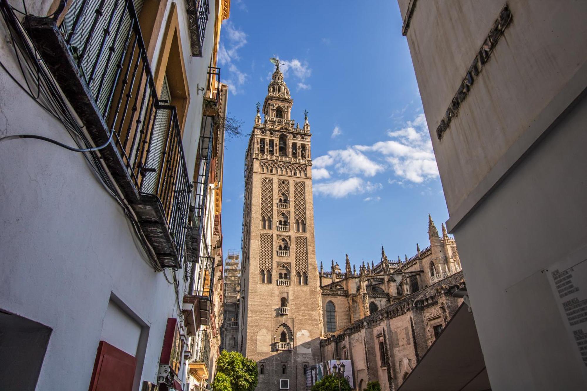 Encantador Apartamento A Un Paso De La Catedral Seville Luaran gambar